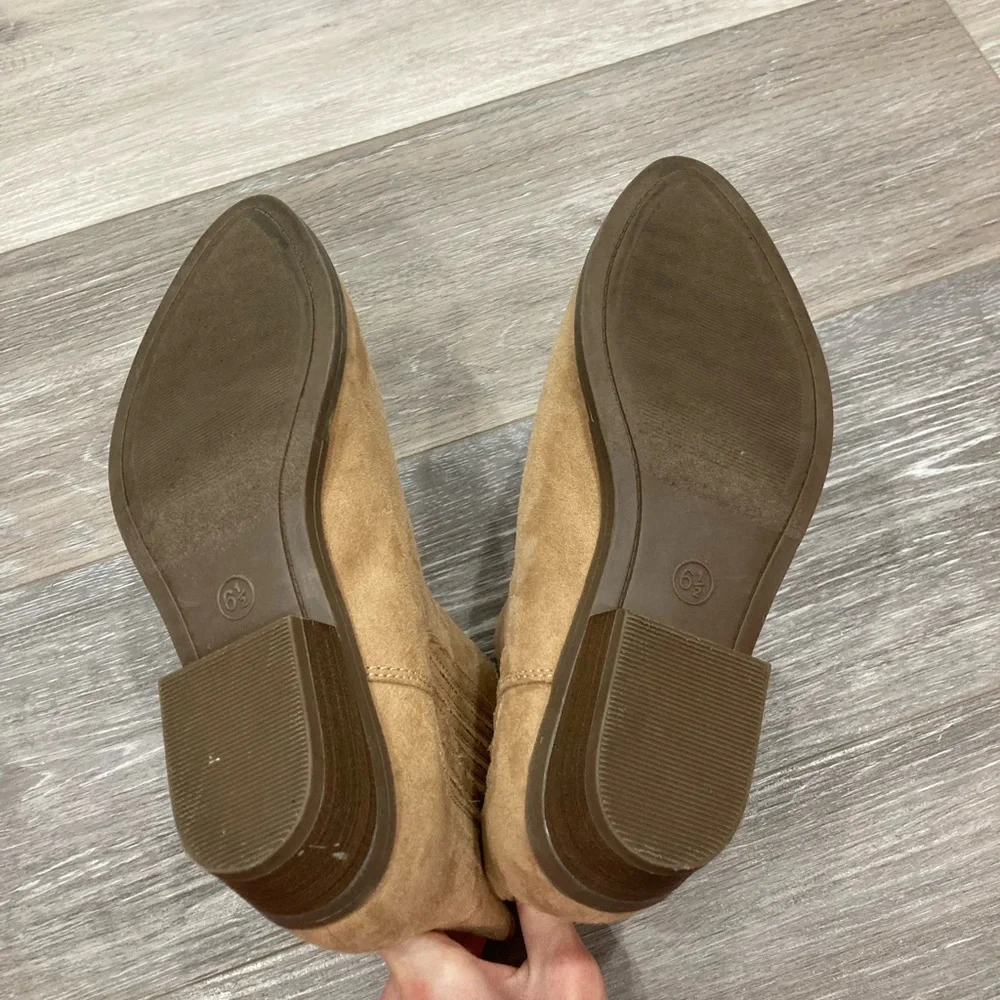 Universal Thread Tan Booties Western Slide on Size 6.5 - Picture 3 of 9